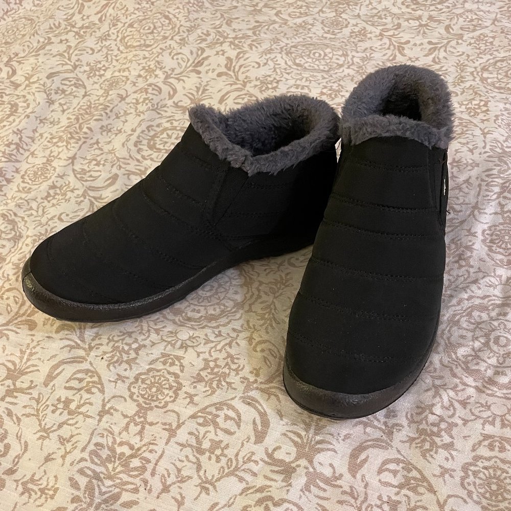 Black booties with grey fuzzy lining